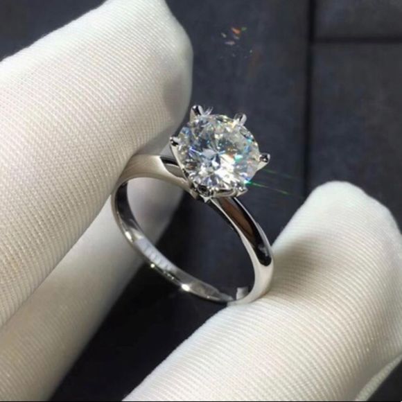 18k White Gold Ring w/ 2.0ct Natural Zircon - Picture 9 of 15